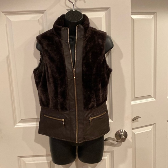 Baccini Jackets & Blazers - Small Baccini faux fur vest in brown